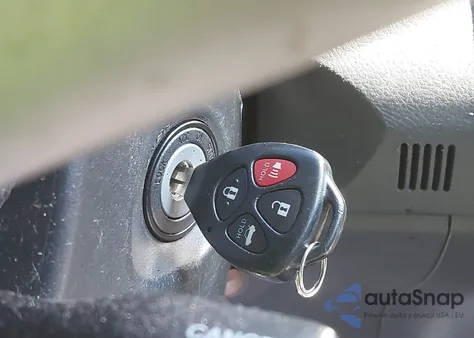 2013 Toyota Corolla S z USA, uszkodzony, nr VIN 2T1BU4EE9DC921900